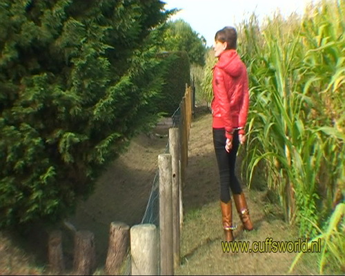 Product picture Red jacket  (3 minutes)